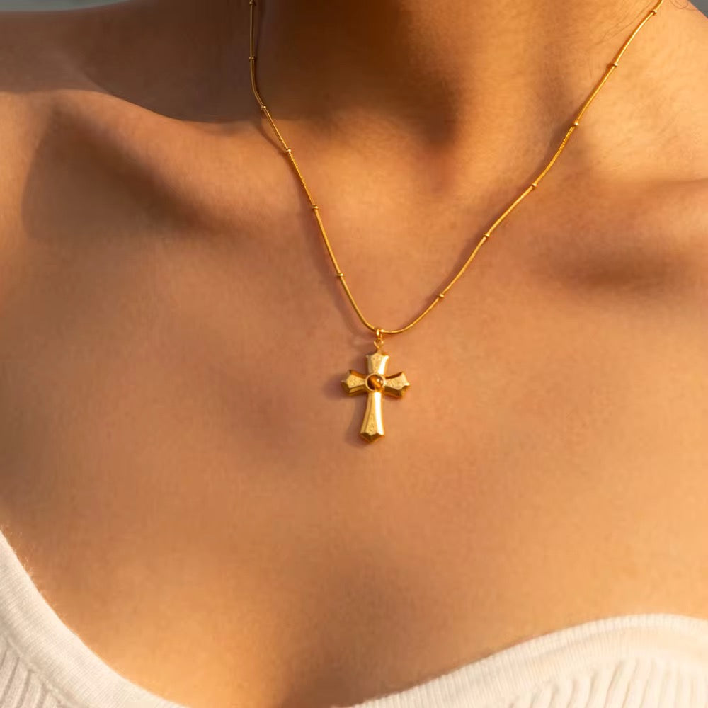 Crucis Necklace