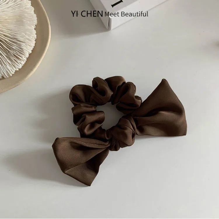 Elviora Scrunchie