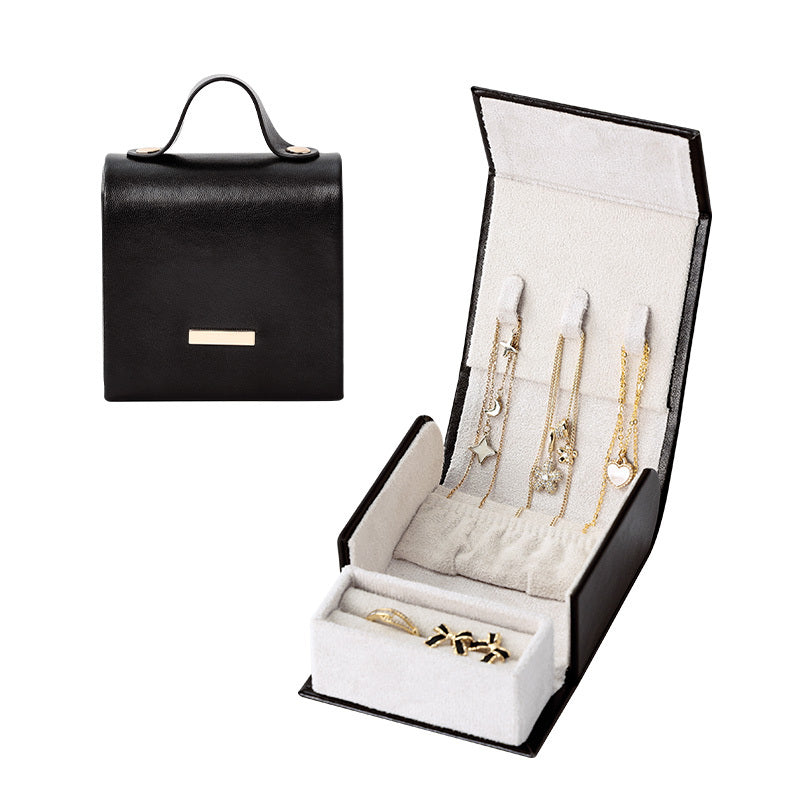 Cavelle Case