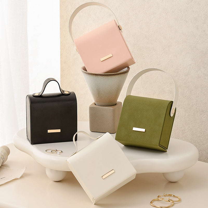 Cavelle Case