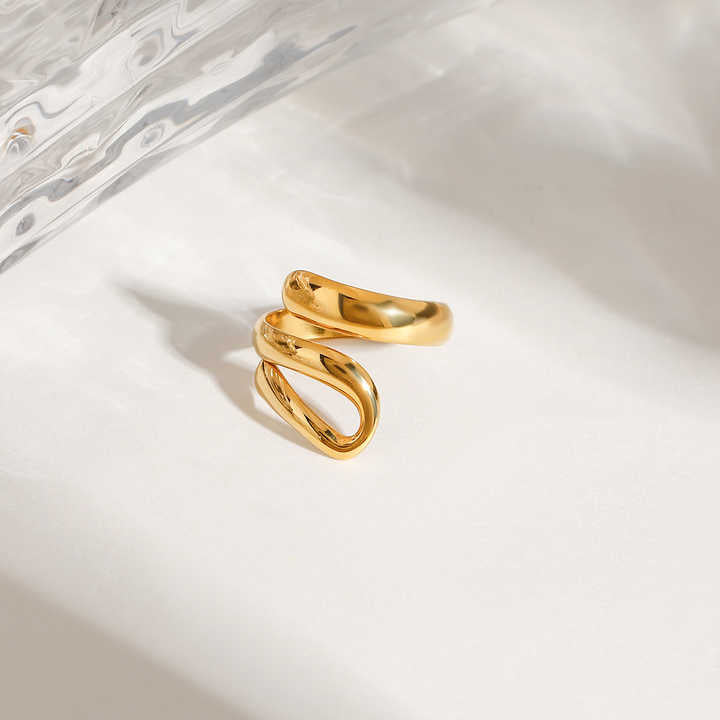 Clio Luxe Ring