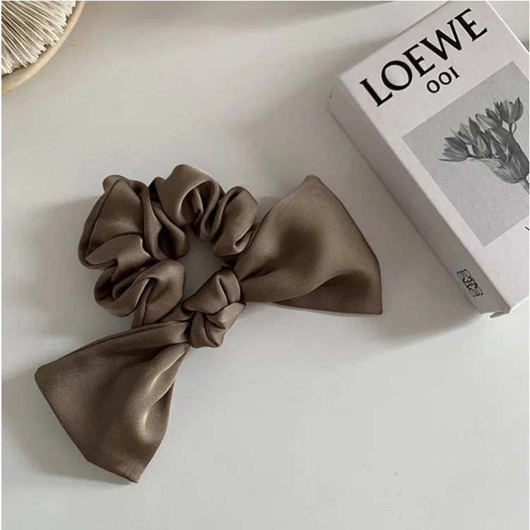 Elviora Scrunchie