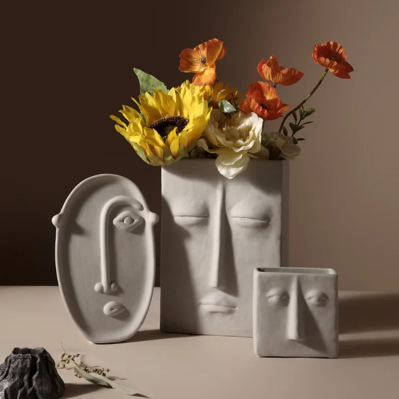 Artena Face Vase