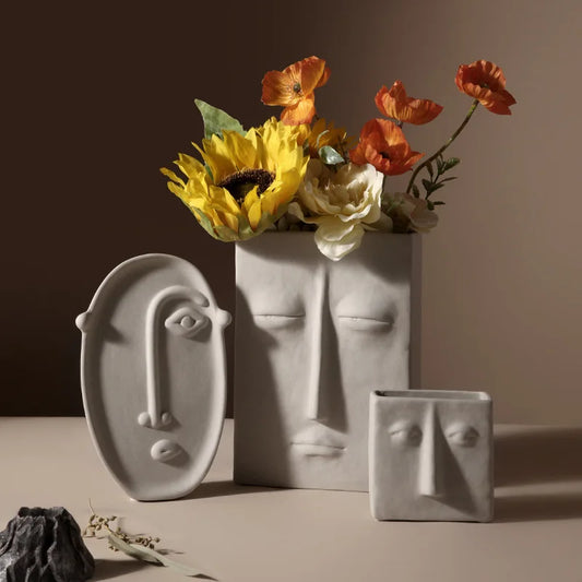 Artena Face Vase