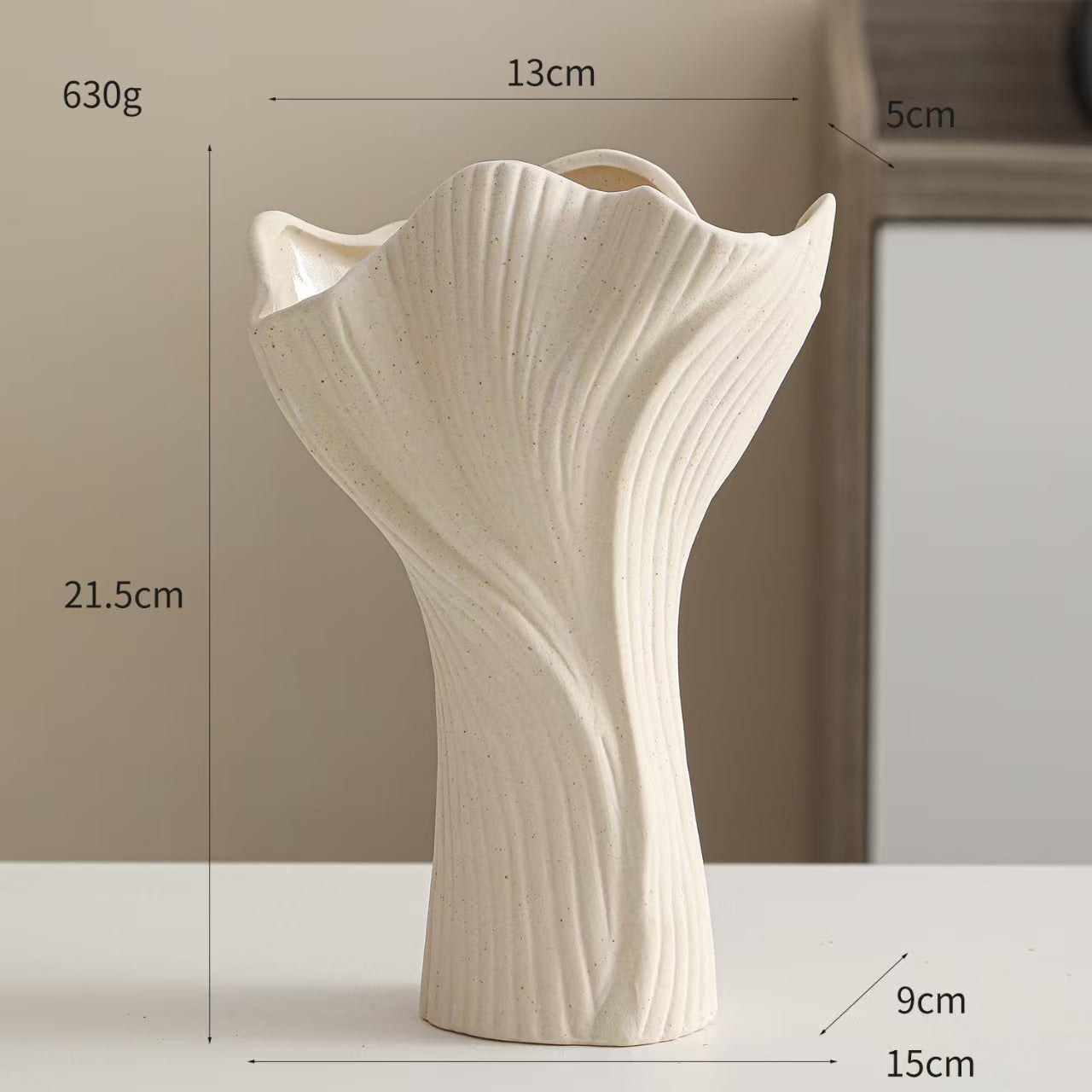 Calista Vase