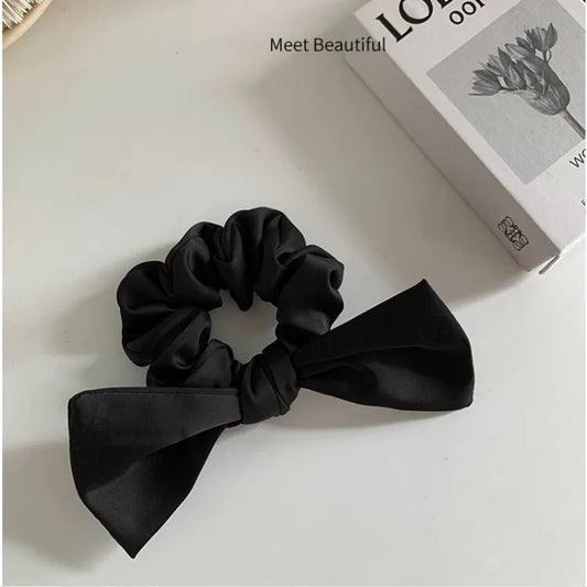 Elviora Scrunchie