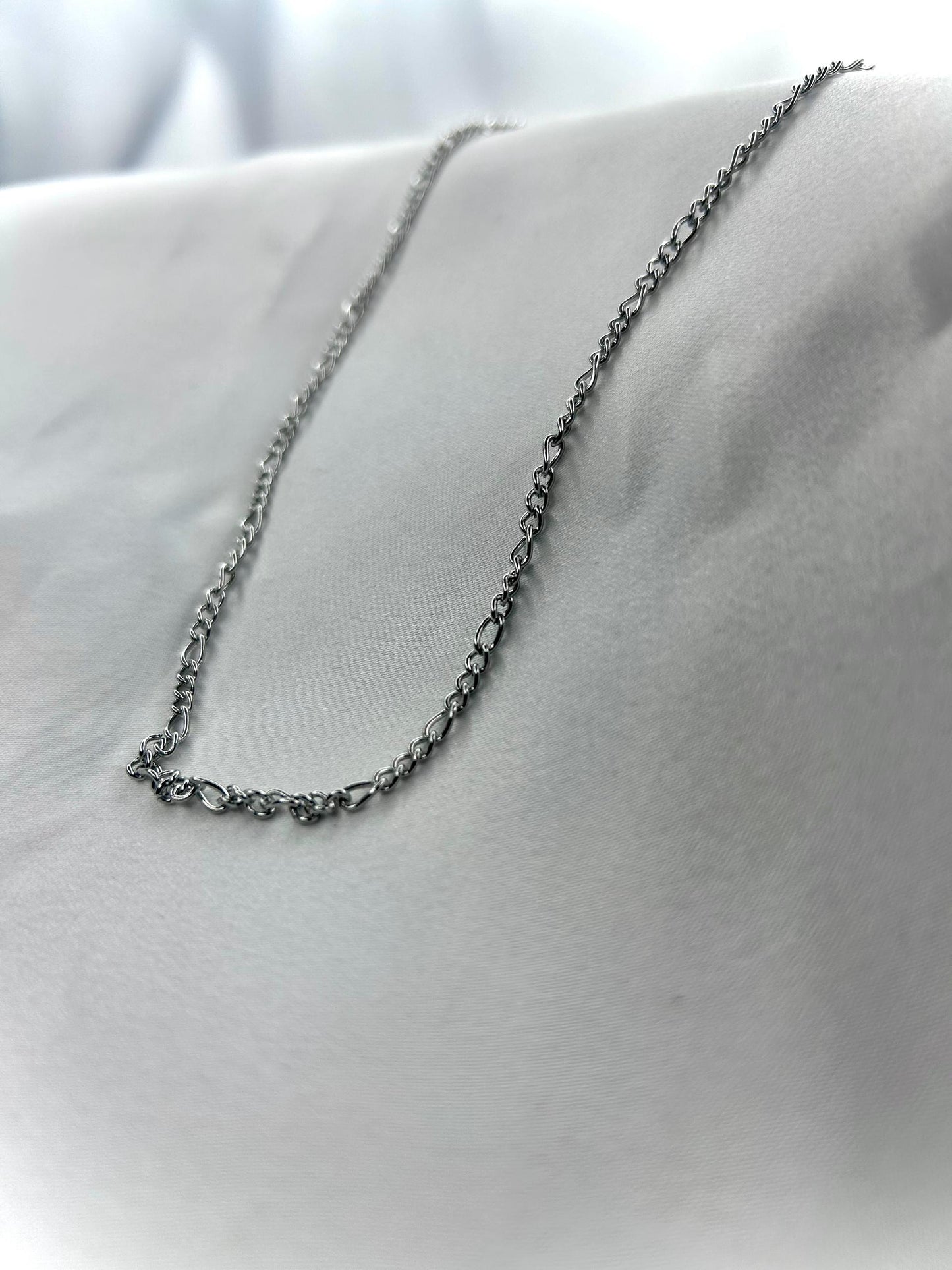 Lustra Chain